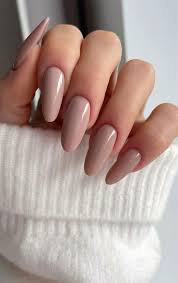 Nude cream gel nails